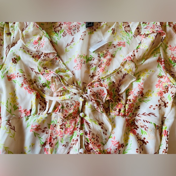 Forever 21 Women’s Long Sleeve Blouse Crop Top Ivory Floral Print Size L NWOT - Picture 7 of 8